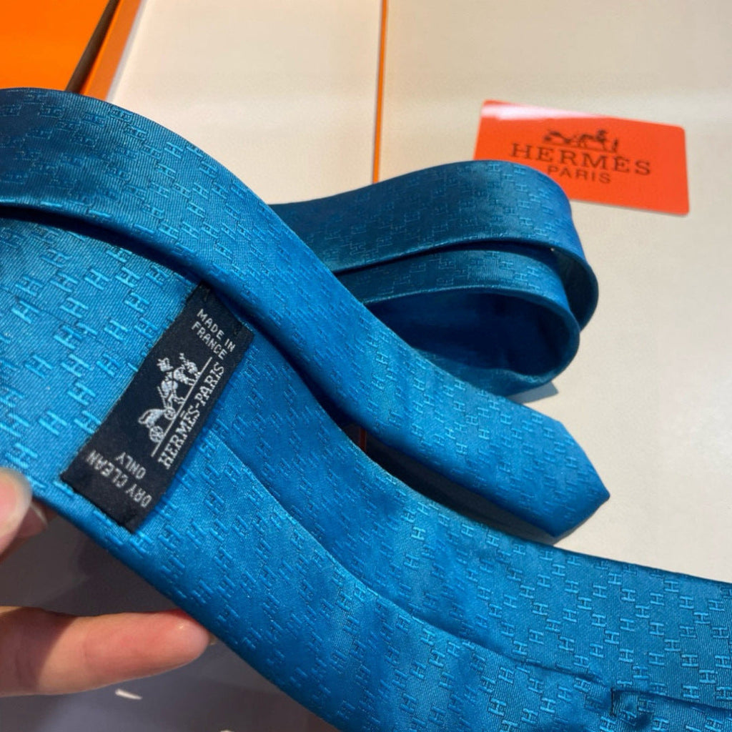Hermès Men's Diamond H Pattern Silk Tie