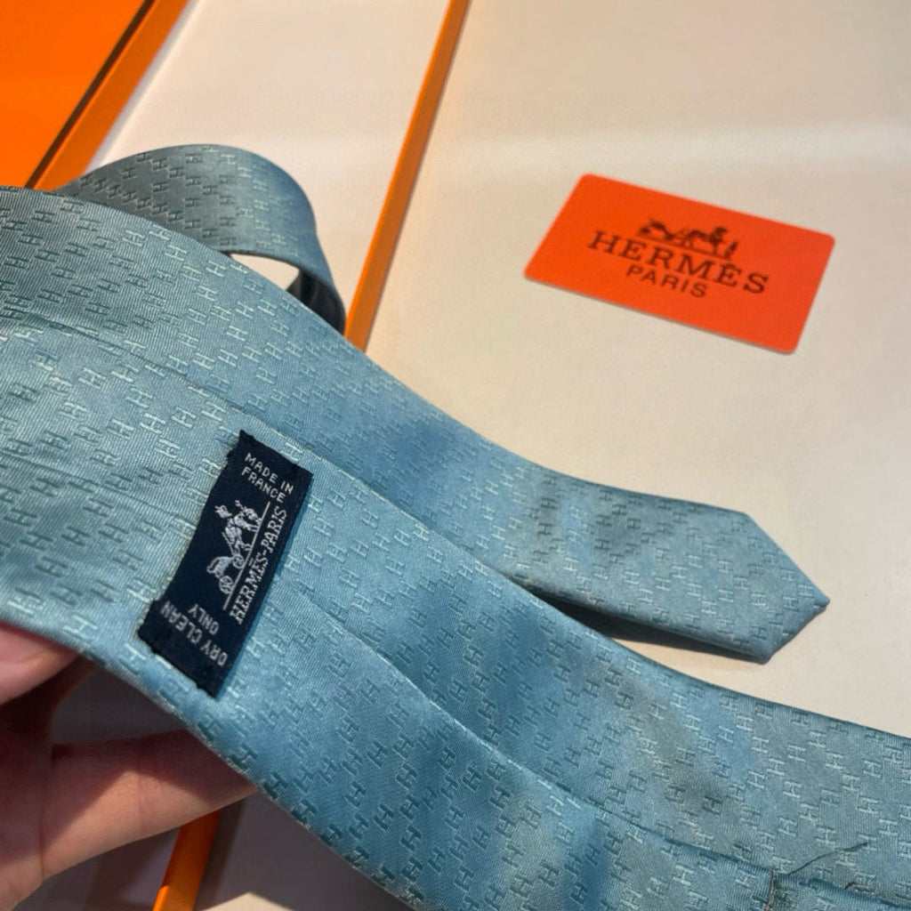 Hermès Men's Diamond H Pattern Silk Tie